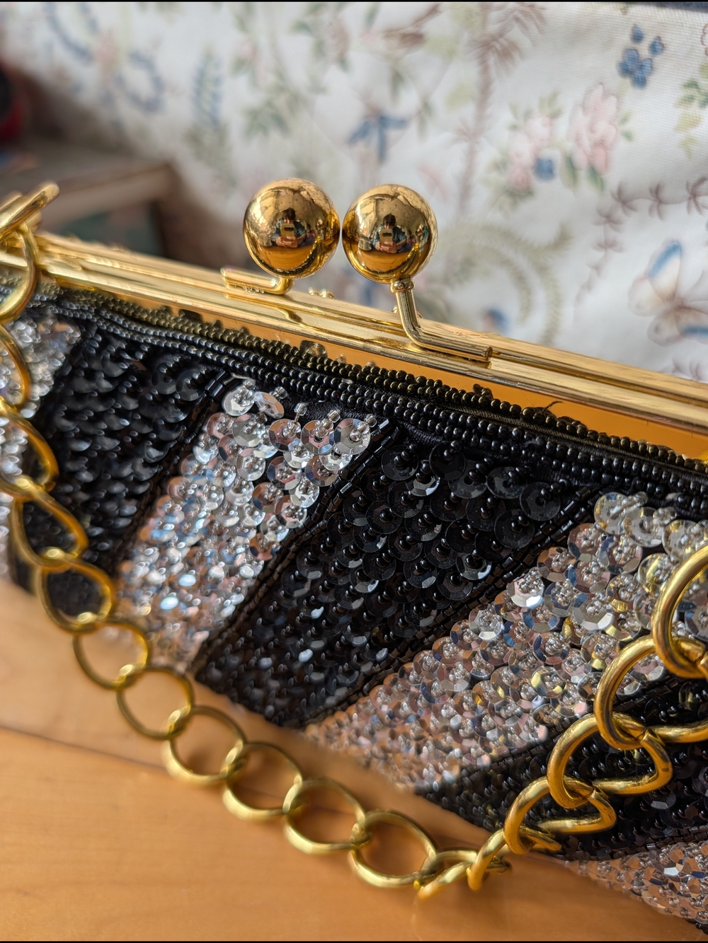 Sequin Beaded Handbag - Picture 5 of 10